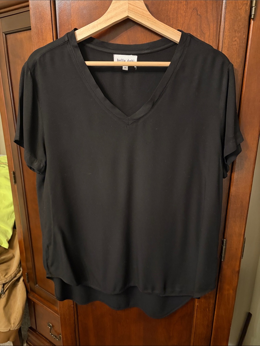 belle Dahl Black V-Neck Short Sleeve high low